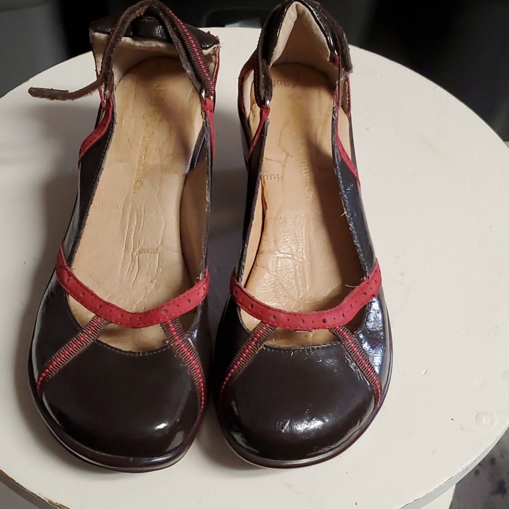 J-41 Adventure On Brown Shoes 6.5